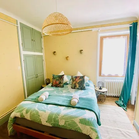 Auberge Du Relais D'Auniac - Hotel Bar Restaurant Bistronomique Piscine 昂格拉尔诺扎克