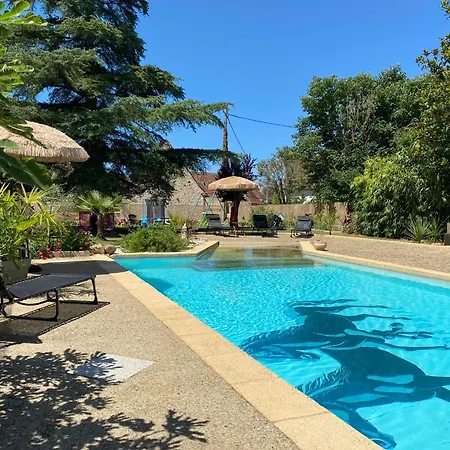 מלון Du Relais D'auniac - Bar Restaurant Piscine