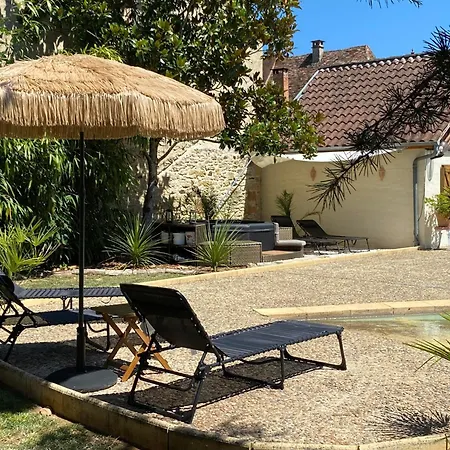 Du Relais D'auniac - Bar Restaurant Piscine מלון