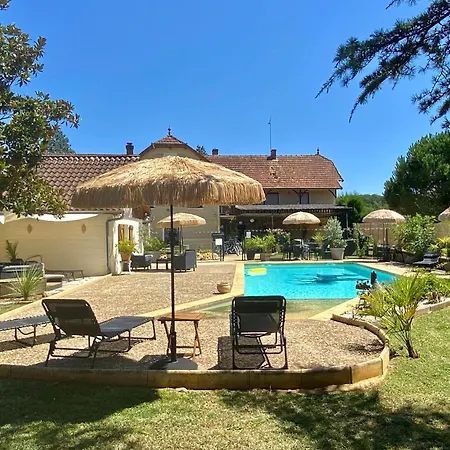 Auberge Du Relais D'Auniac - Hotel Bar Restaurant Bistronomique Piscine *