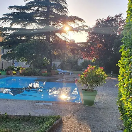 Du Relais D'auniac - Bar Restaurant Piscine * אנגלרס-נוזק