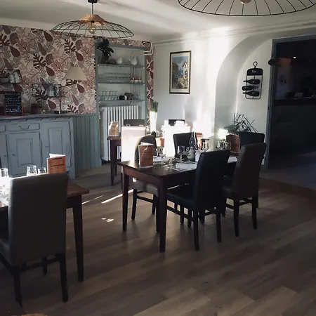 Du Relais D'auniac - Bar Restaurant Piscine אנגלרס-נוזק