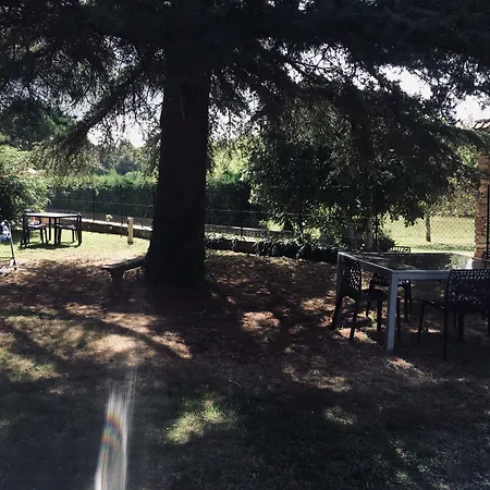 מלון Du Relais D'auniac - Bar Restaurant Piscine