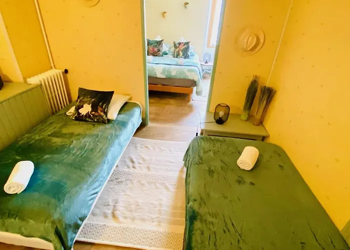 Du Relais D'auniac - Bar Restaurant Piscine * Anglars-Nozac