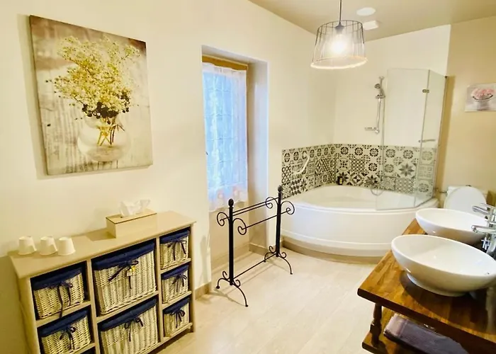 Hotel Du Relais D'auniac - Bar Restaurant Piscine