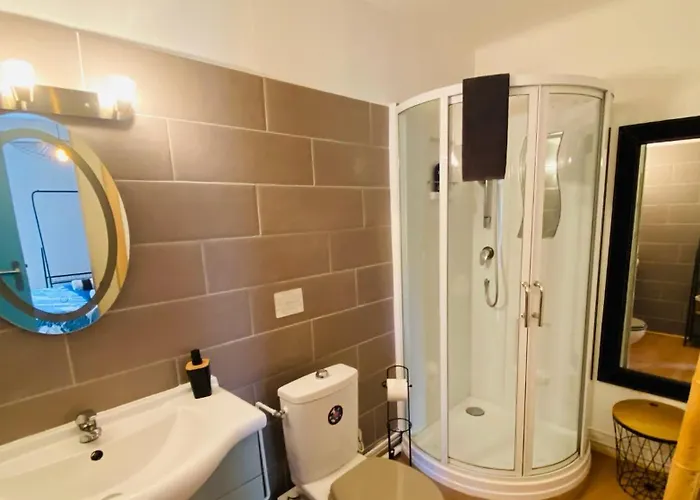 Du Relais D'auniac - Bar Restaurant Piscine Hotel Anglars-Nozac