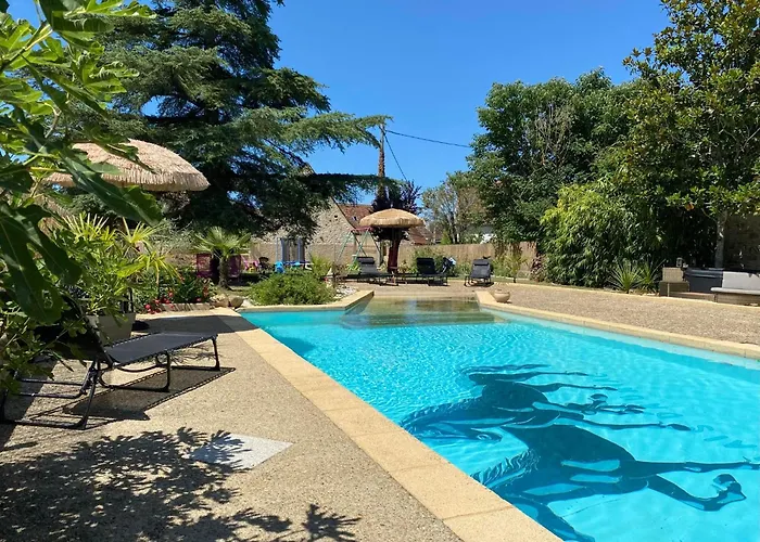 Hotel Du Relais D'auniac - Bar Restaurant Piscine