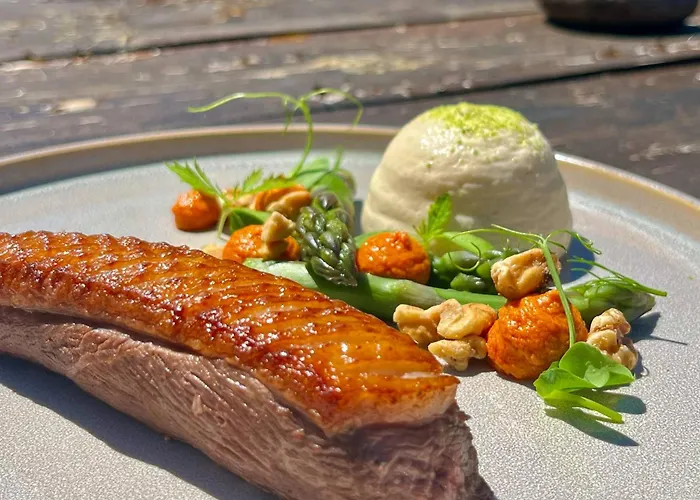 Du Relais D'auniac - Bar Restaurant Piscine * Anglars-Nozac