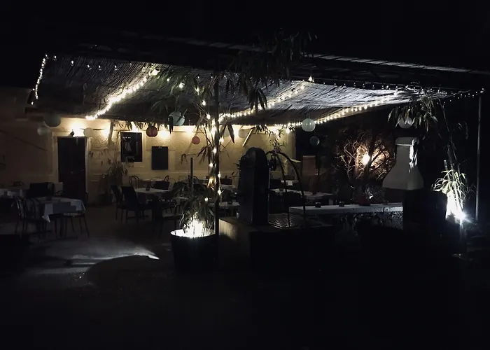 Du Relais D'auniac - Bar Restaurant Piscine Hotel Anglars-Nozac