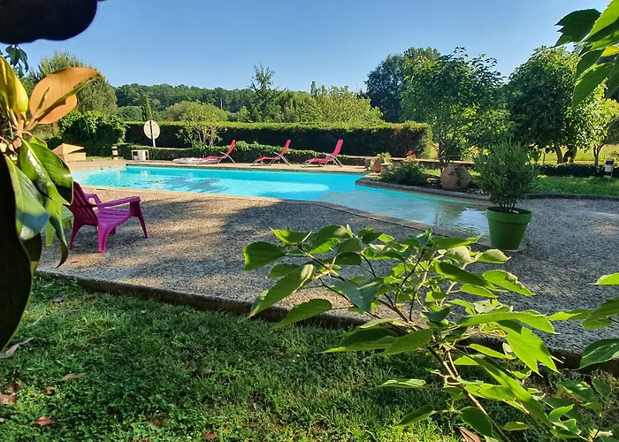 Du Relais D'auniac - Bar Restaurant Piscine Hotel Anglars-Nozac