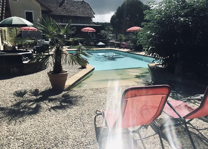 Hotel Du Relais D'auniac - Bar Restaurant Piscine