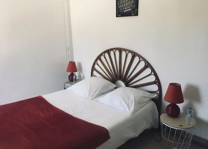 Du Relais D'auniac - Bar Restaurant Piscine Hotel