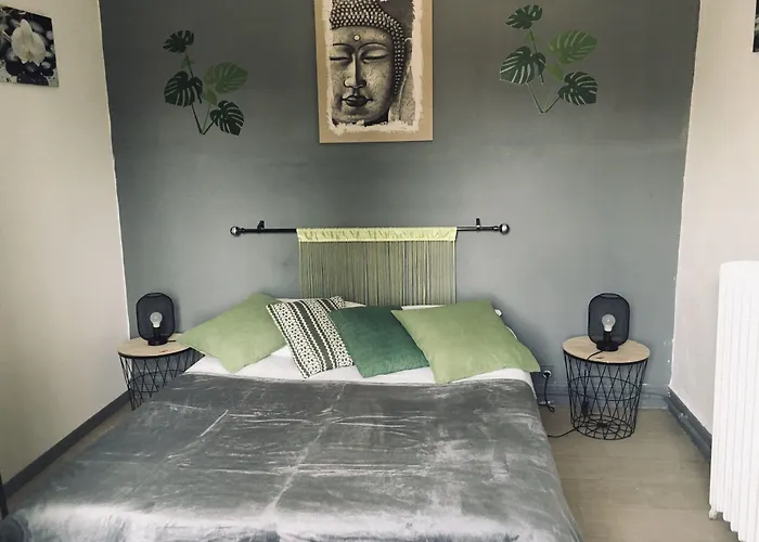 Du Relais D'auniac - Bar Restaurant Piscine * Anglars-Nozac